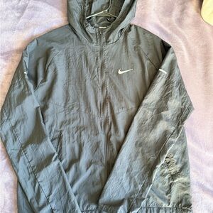 Nike Men's black running windbreaker
